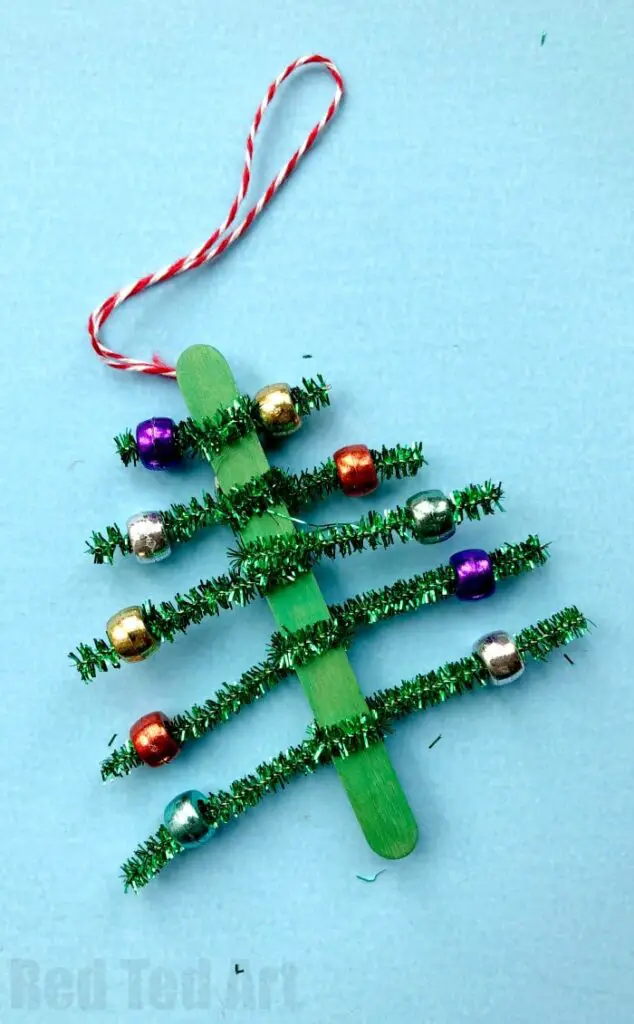 10 Pipe Cleaner Christmas Crafts