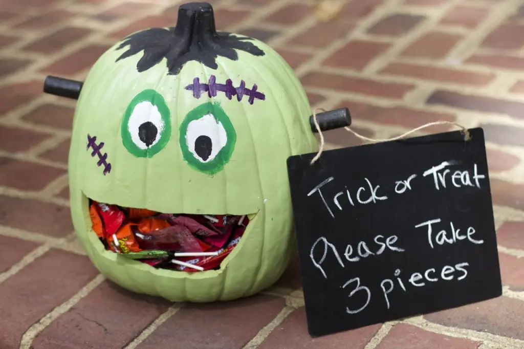 10 Easy Frankenstein Pumpkins