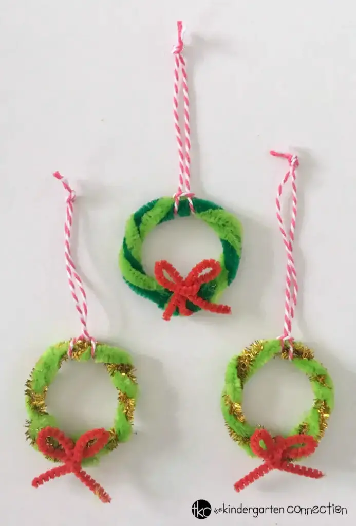 10 Pipe Cleaner Christmas Crafts